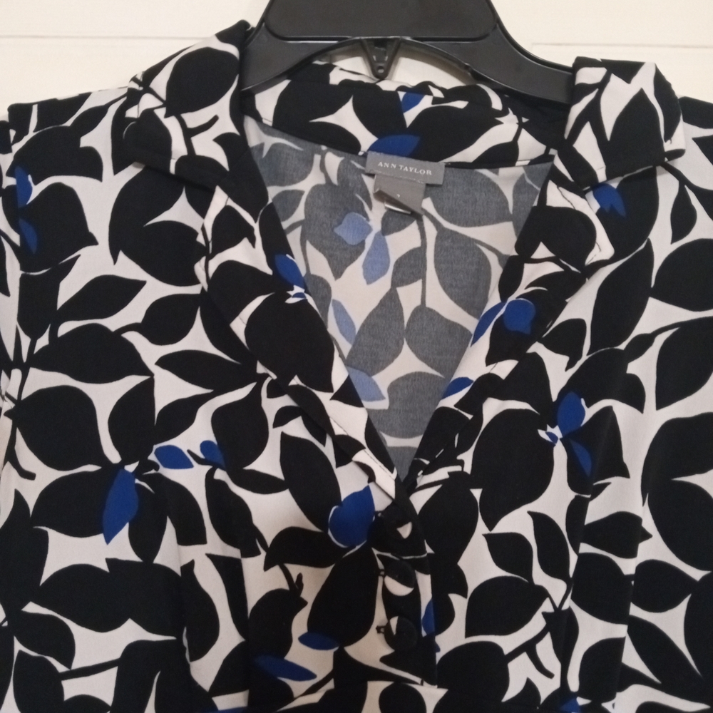 Ann Taylor Black and Blue V-Neck Midi Sundress - Picture 2 of 7